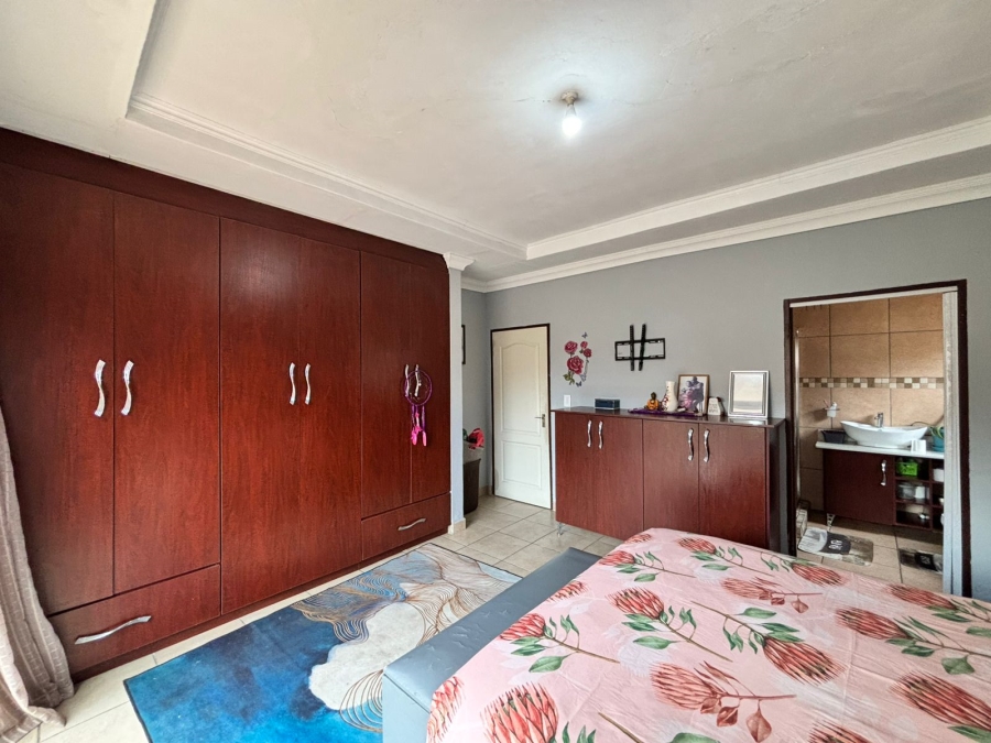 4 Bedroom Property for Sale in Mooivallei Park North West